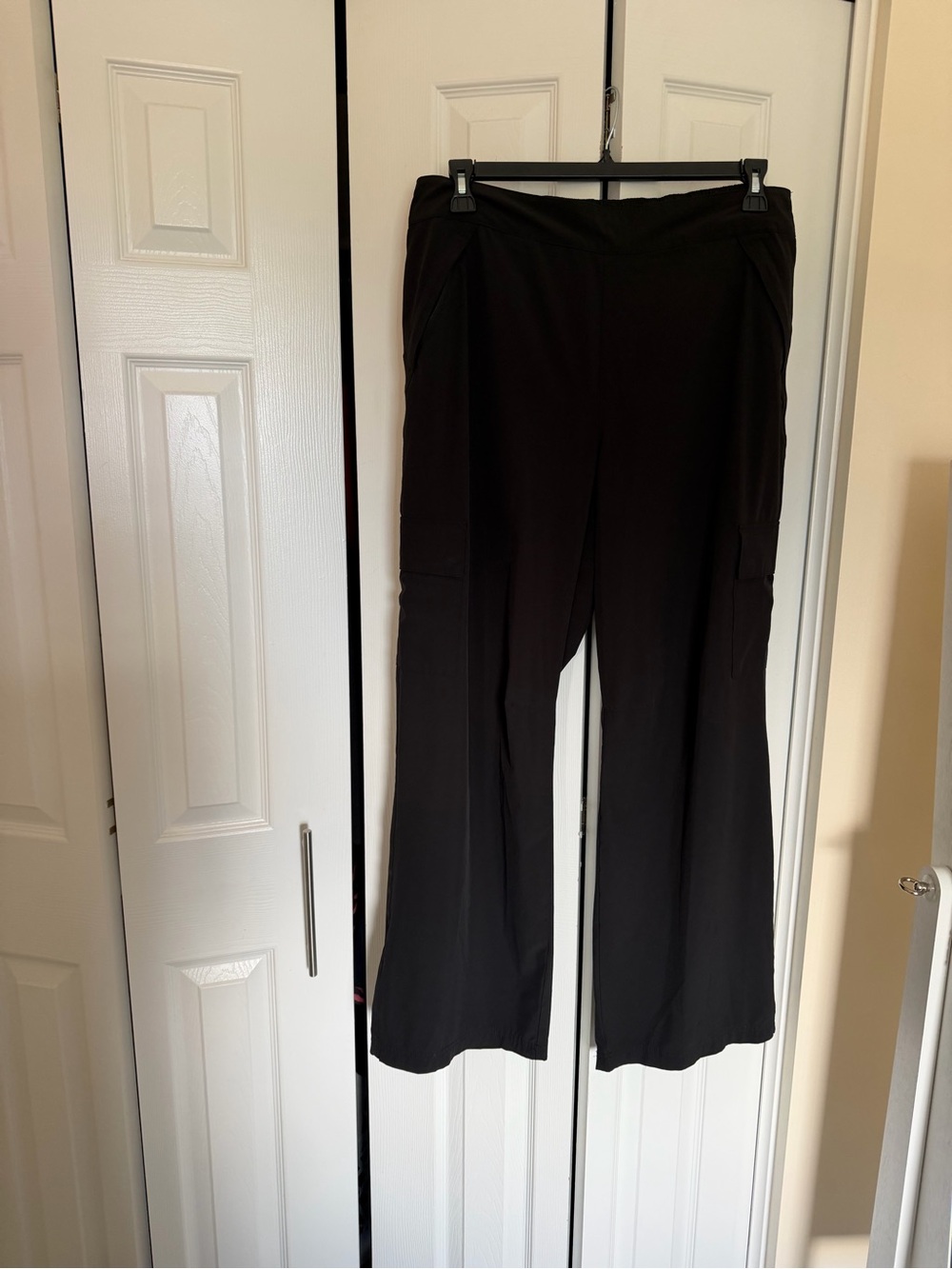 Calvin Klein Performance Women’s Black Wide-Leg Cargo Pants
